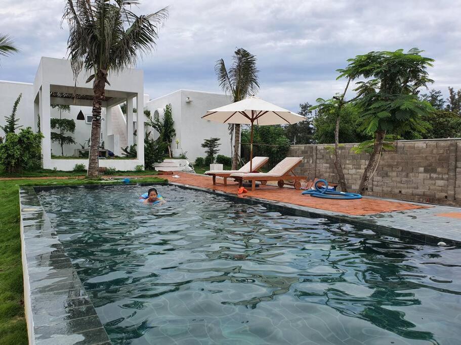 Hồ Lân Retreat, Villa mặt biển dành cho 8 người. Pho Tri Esterno foto