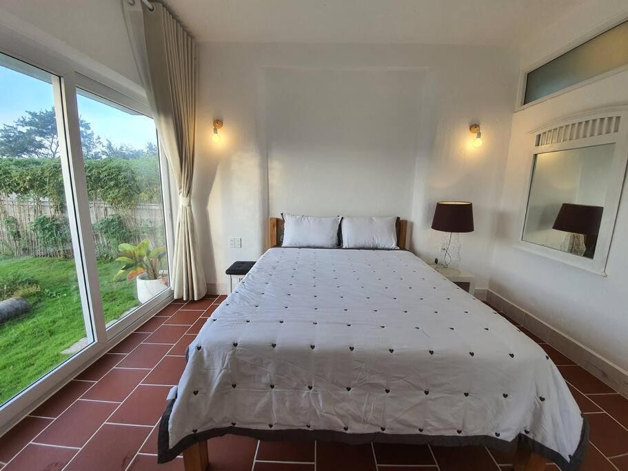 Hồ Lân Retreat, Villa mặt biển dành cho 8 người. Pho Tri Esterno foto